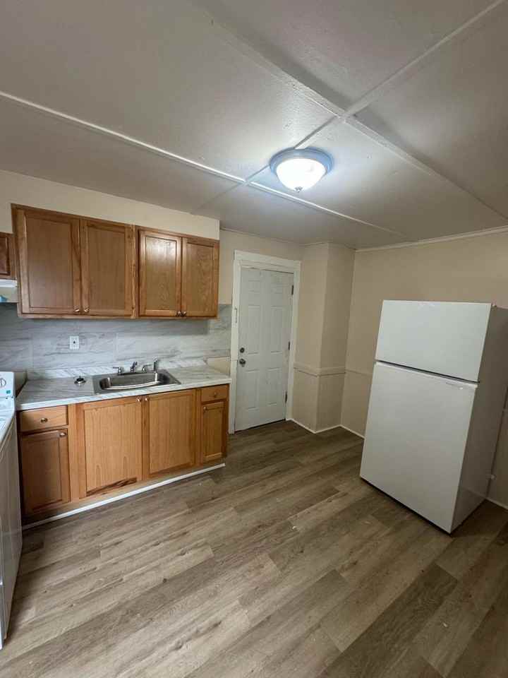205 Barrett St #1 - Photo 3 of 4