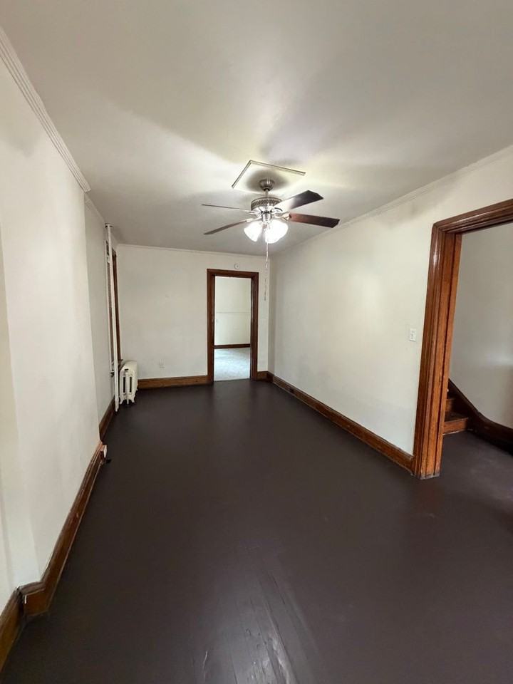 741 W Princess St - Photo 2 of 17