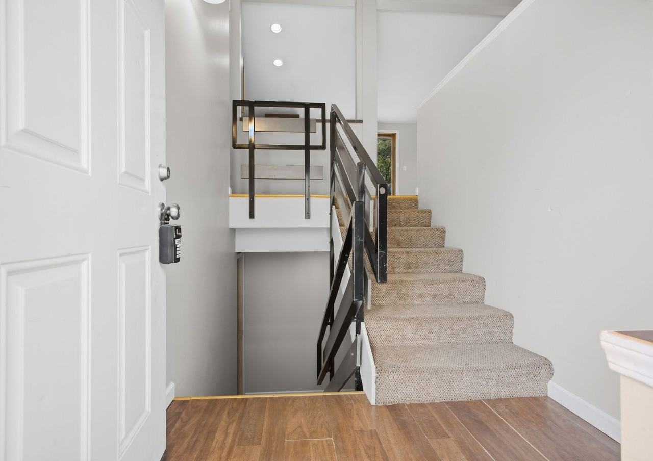 2309 Anderson Ave - Photo 6 of 49