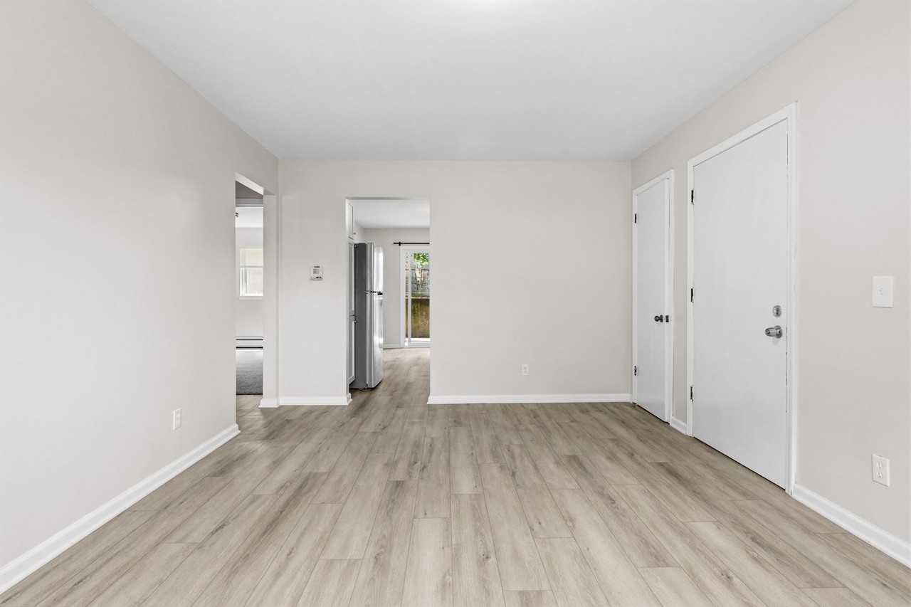 587 54th St Se - Photo 6 of 23