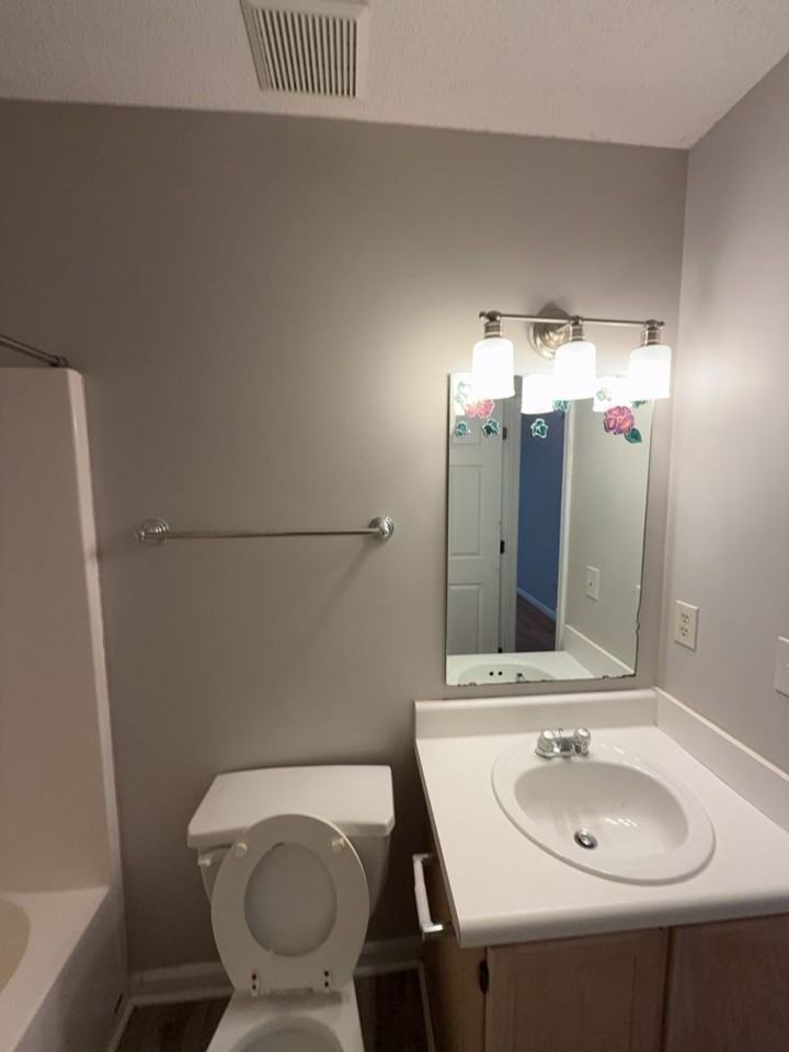 469 Coops Ct - Photo 4 of 7