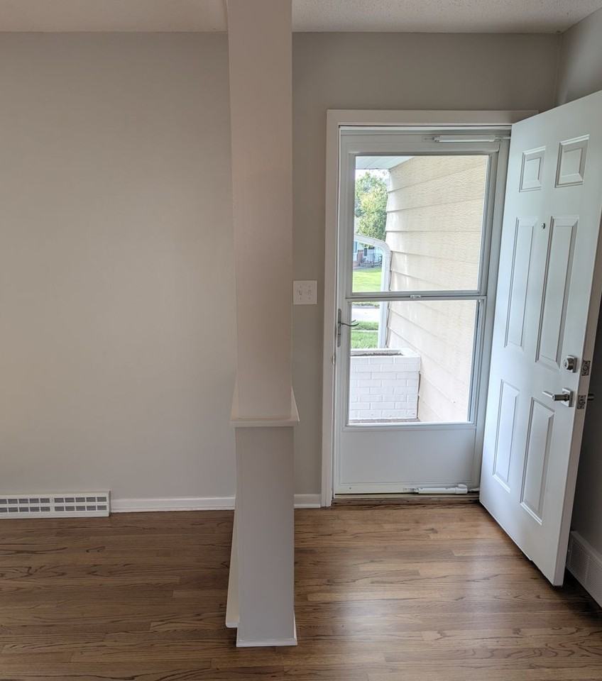 1216 Robin Dr - Photo 2 of 49