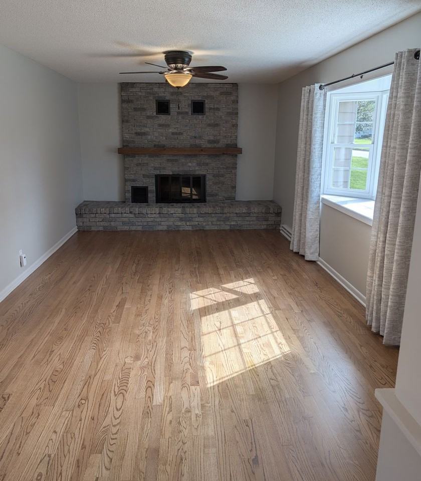 1216 Robin Dr - Photo 3 of 49