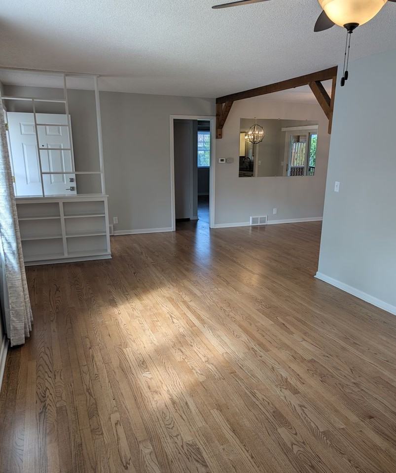 1216 Robin Dr - Photo 6 of 49