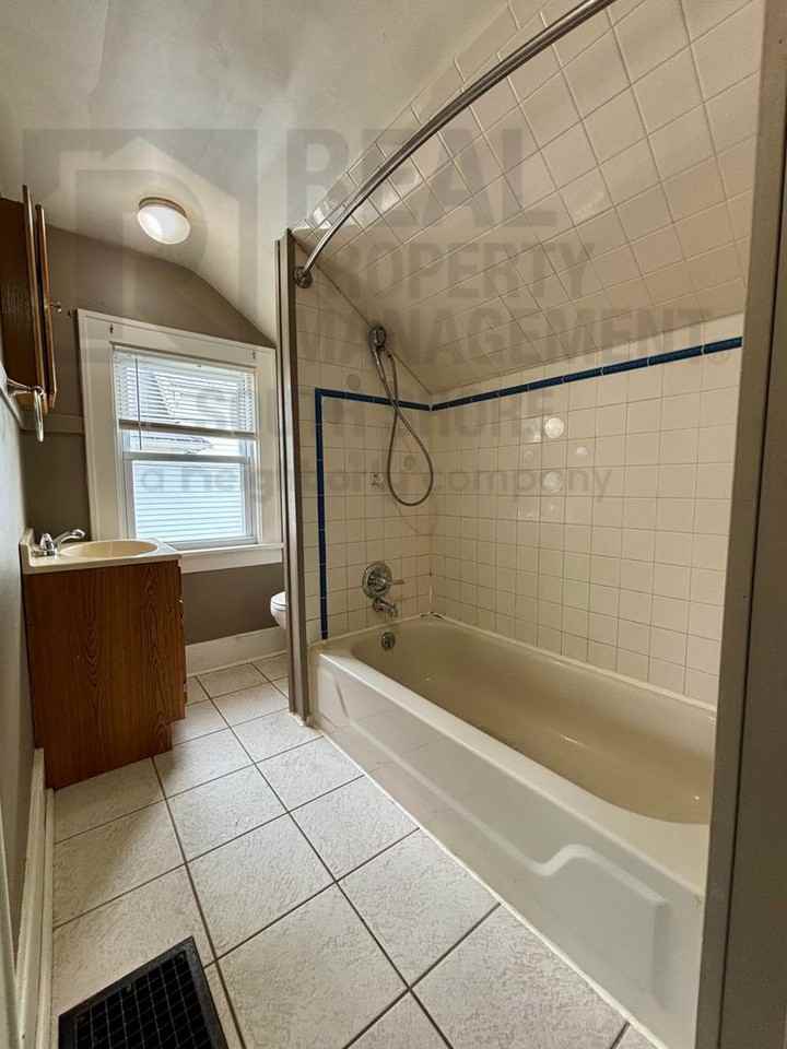1010 2nd St - Photo 6 of 8