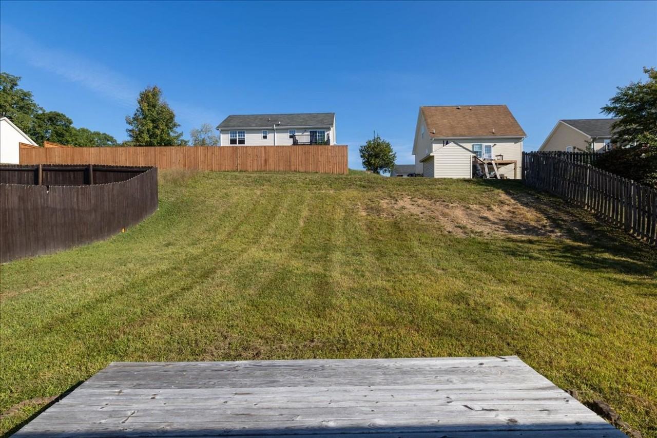 170 Wistaria Dr - Photo 7 of 28