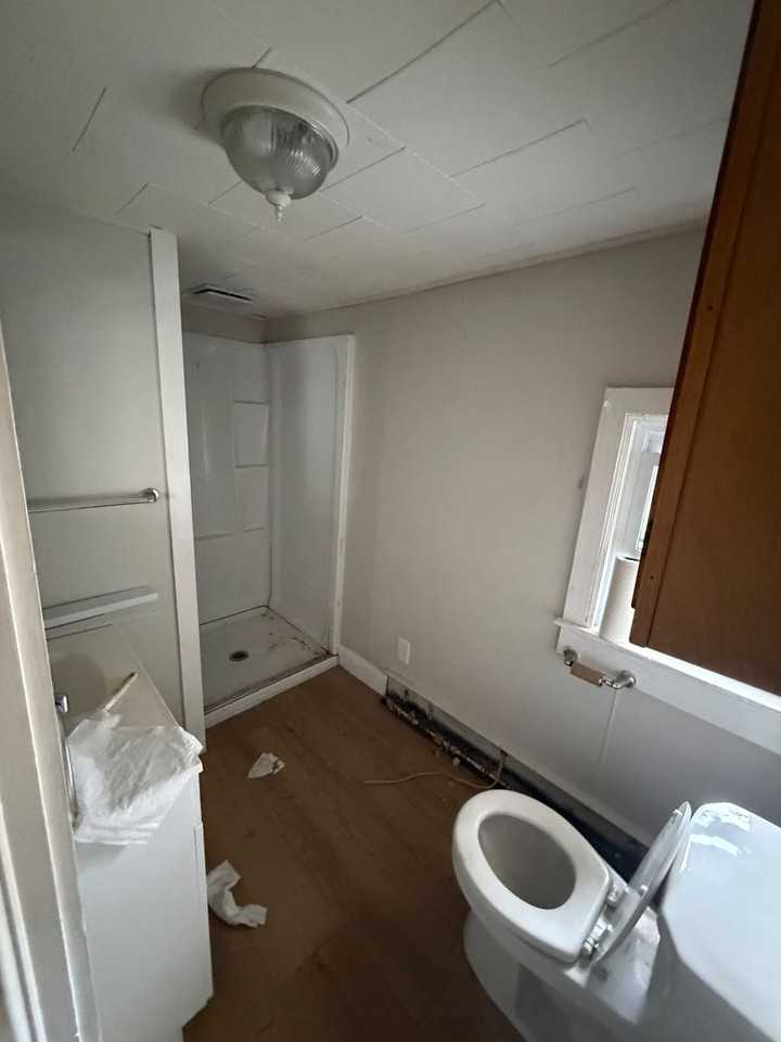 804 East Main St - Photo 4 of 11