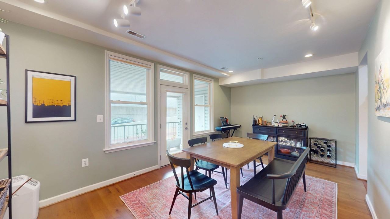 1346 Monroe St Nw - Photo 6 of 22