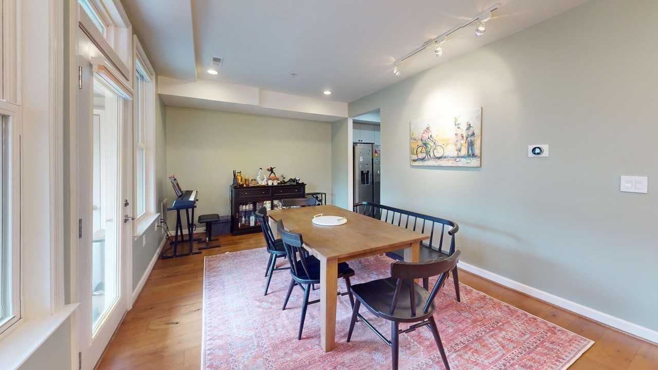 1346 Monroe St Nw - Photo 7 of 22
