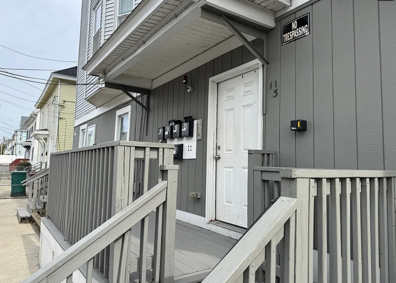 11 Lilley Ave - Photo 2 of 11
