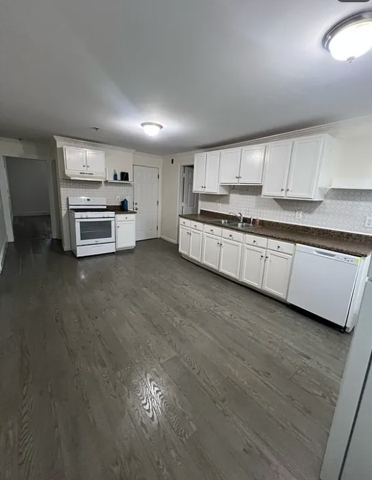 11 Lilley Ave - Photo 3 of 11