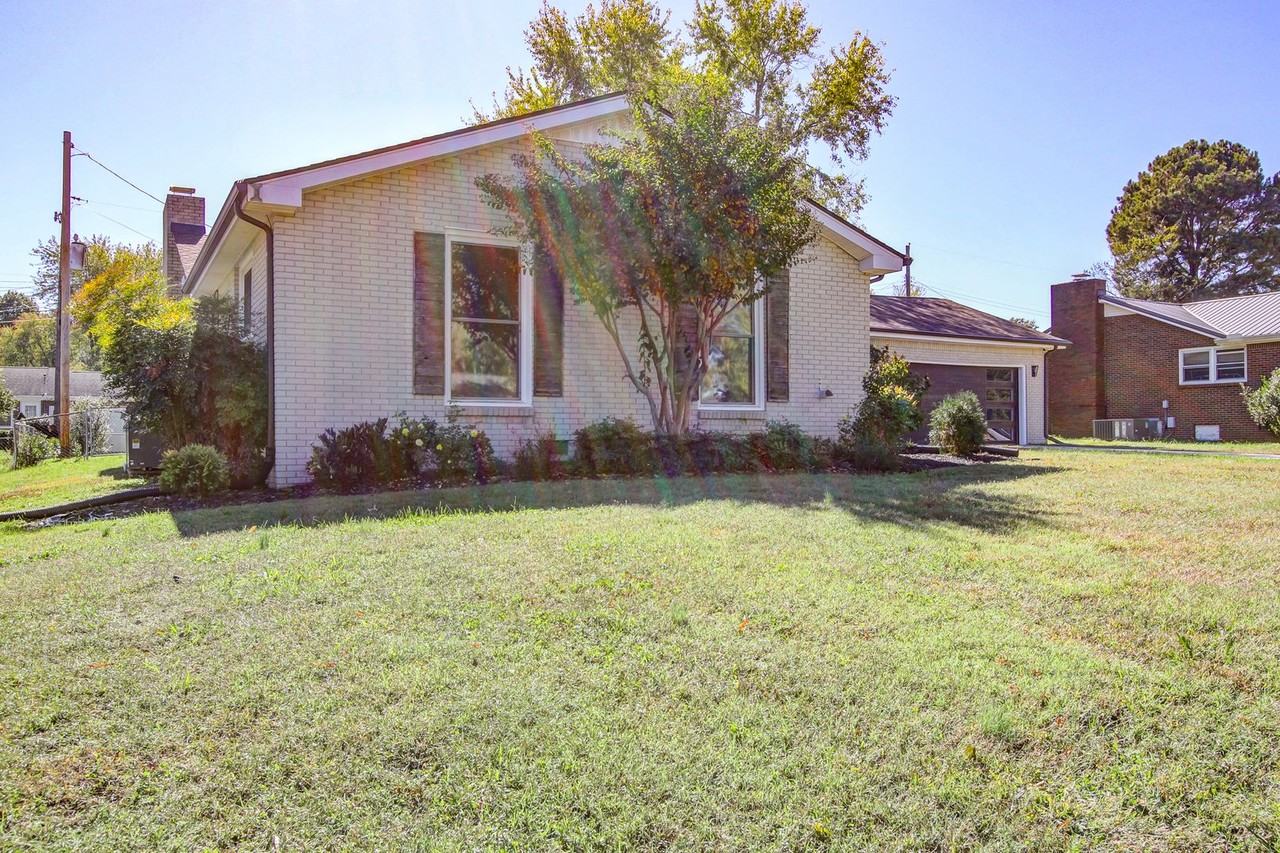 2144 Pace Dr - Photo 5 of 41