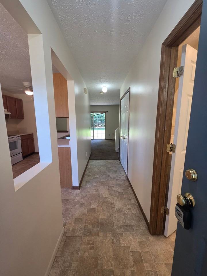 1152 Lake St - Photo 3 of 16