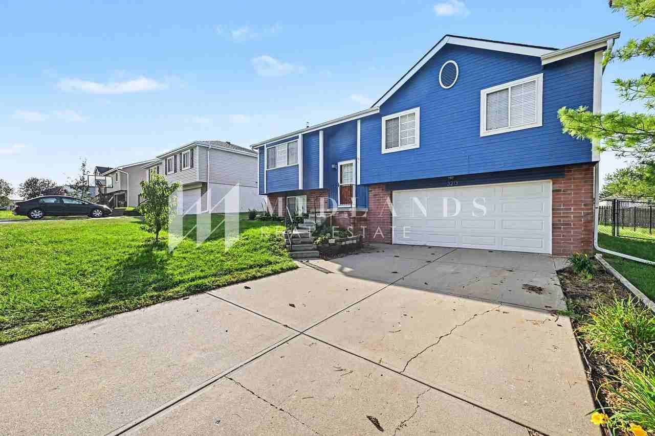 3213 Chad Ave - Photo 3 of 15