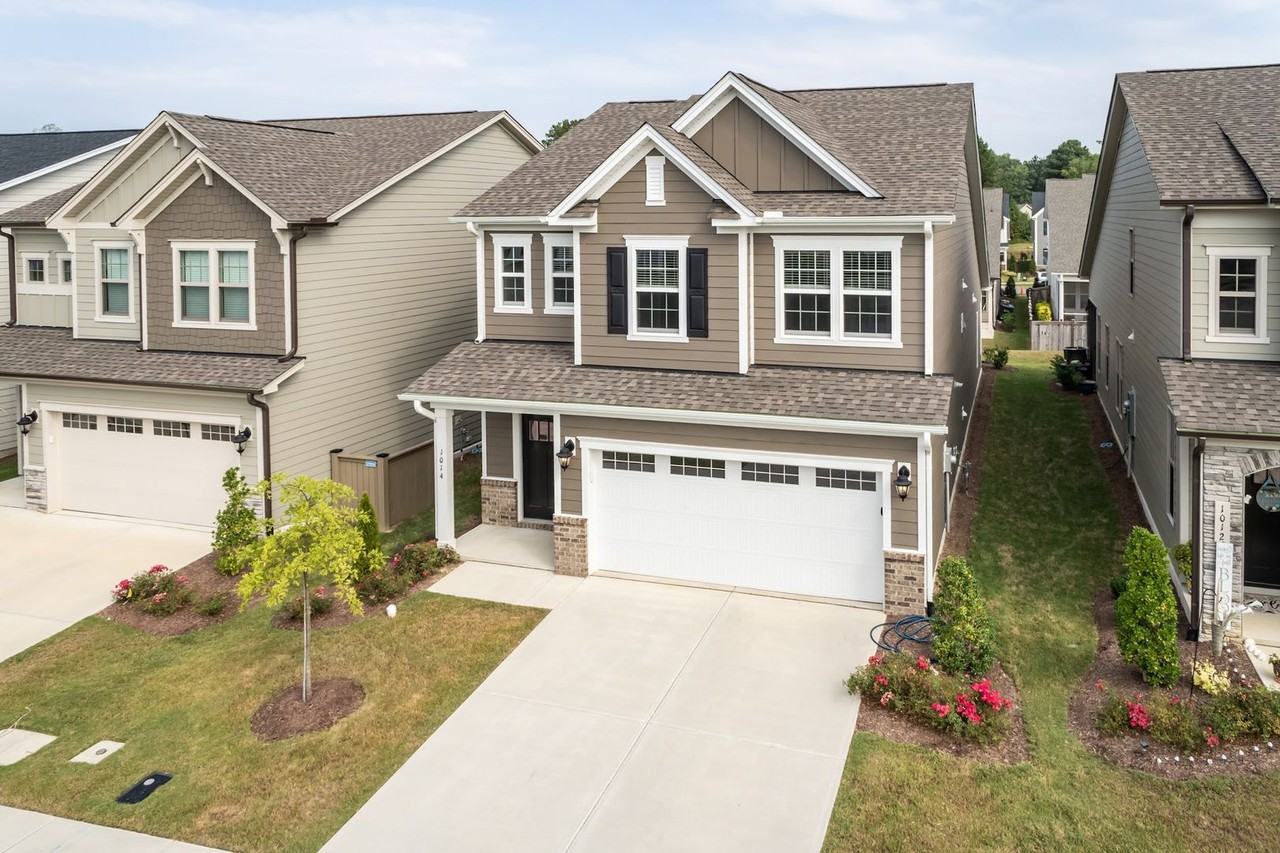 1014 Greatland Rd - Photo 6 of 34