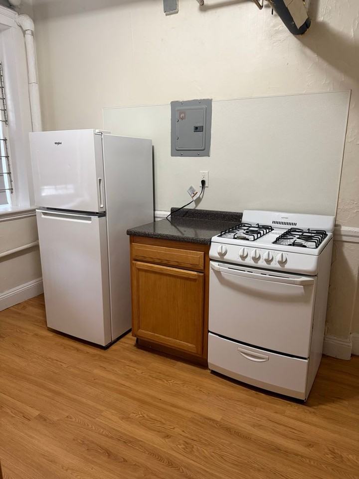 112 Washington St - Photo 6 of 7