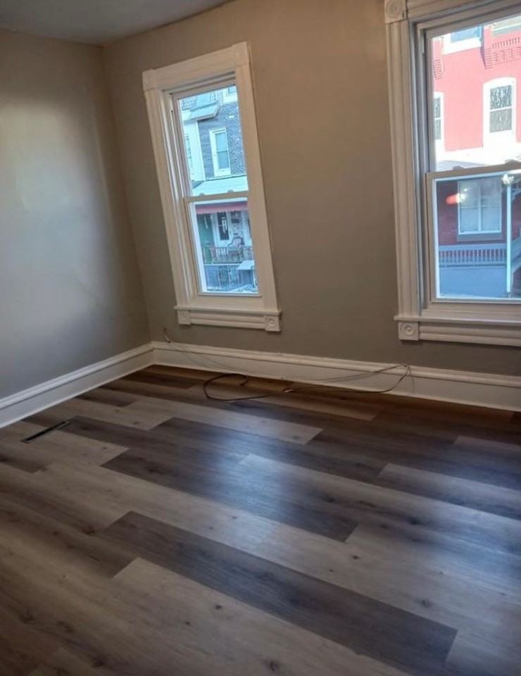 130 Pear St - Photo 3 of 6
