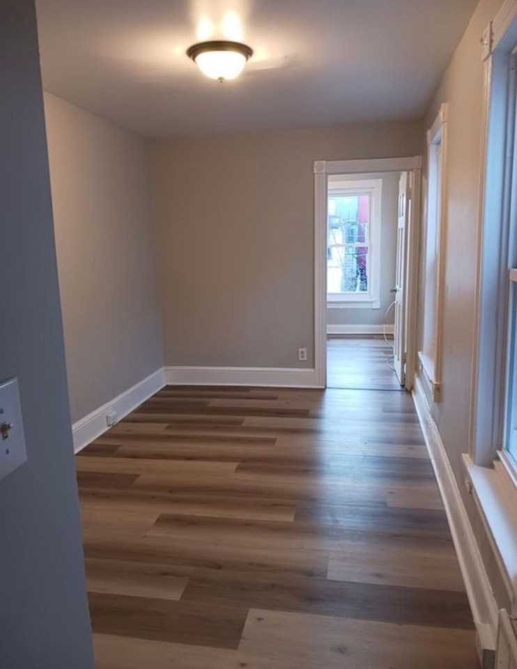 130 Pear St - Photo 4 of 6