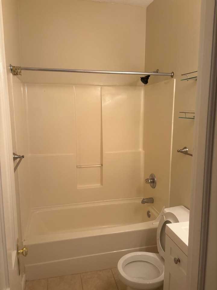 846 Hickman Rd #A - Photo 3 of 5
