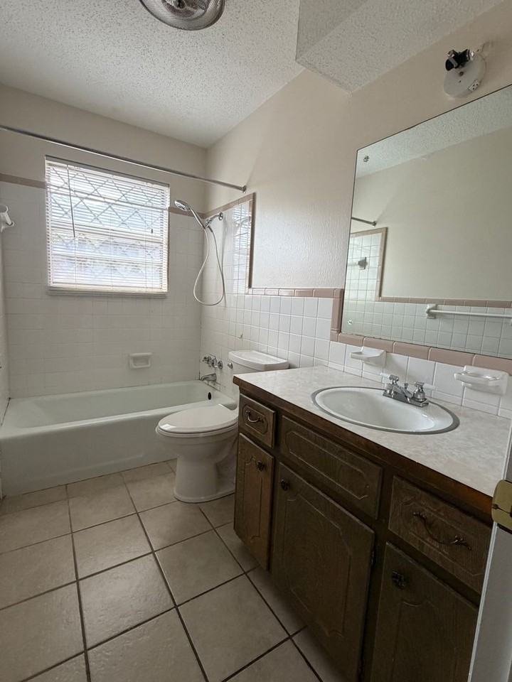 116 Sw 69th St - Photo 7 of 13
