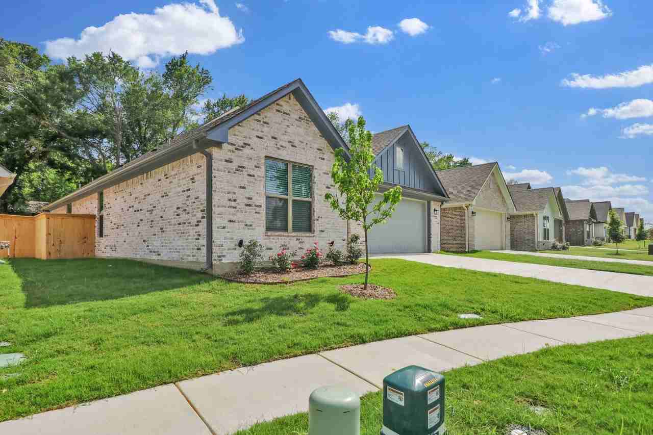 3061 Guinn Farms Rd - Photo 3 of 29