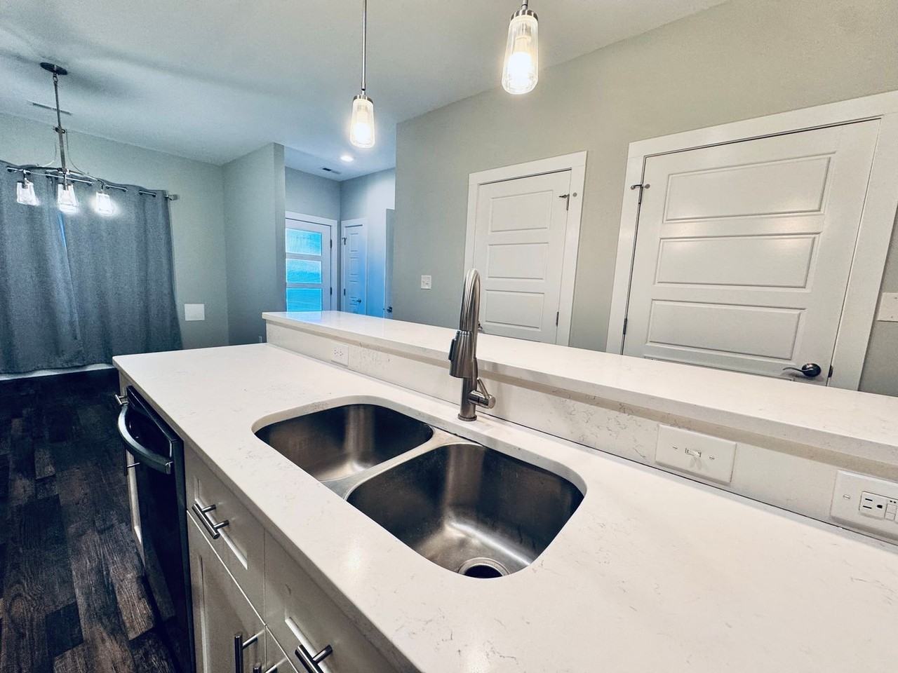 56 Zentry Pl - Photo 5 of 19
