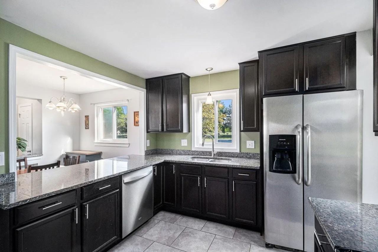 31007 Reid Dr - Photo 4 of 17