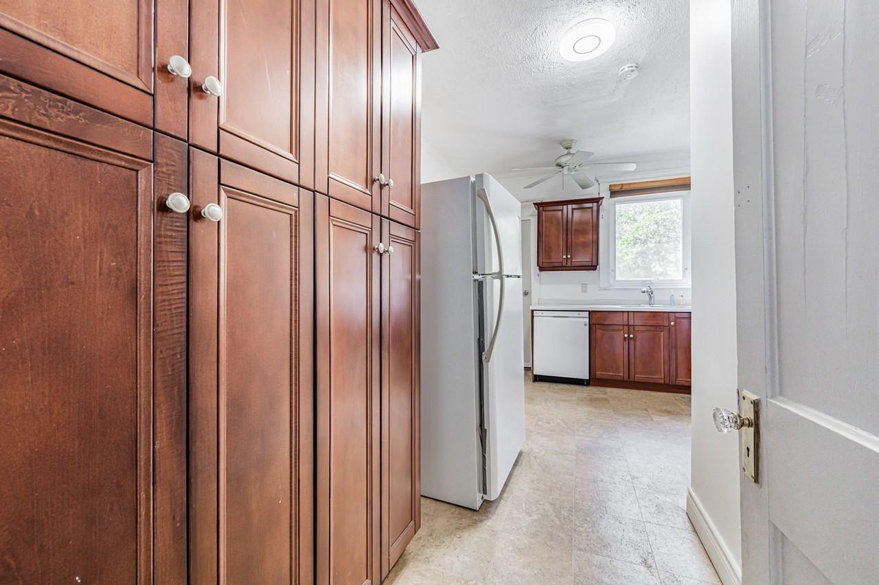 12 Sibley Avenue - Photo 3 of 20
