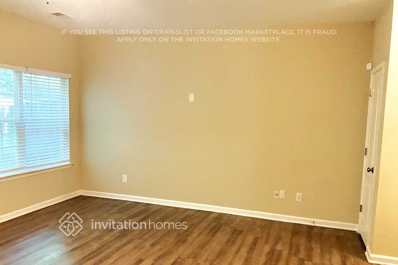 5072 Windsor Forrest Ln - Photo 3 of 26
