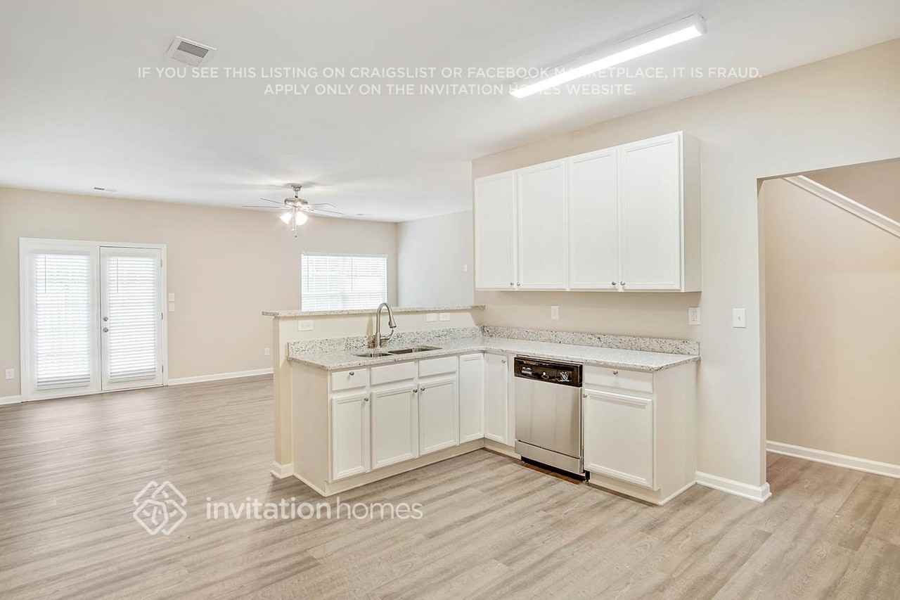 5072 Windsor Forrest Ln - Photo 7 of 26