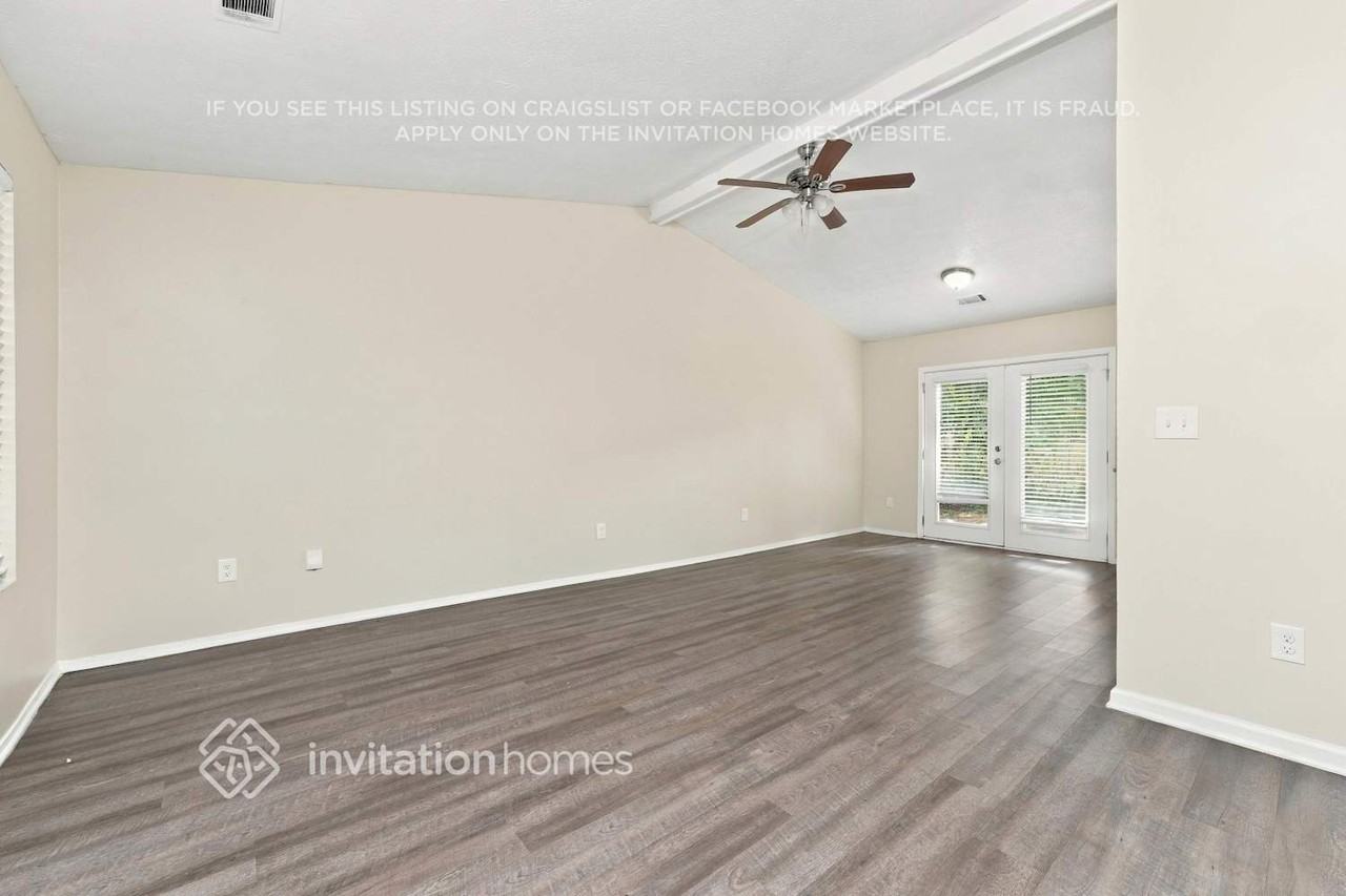 1908 Sailcloth St - Photo 4 of 18