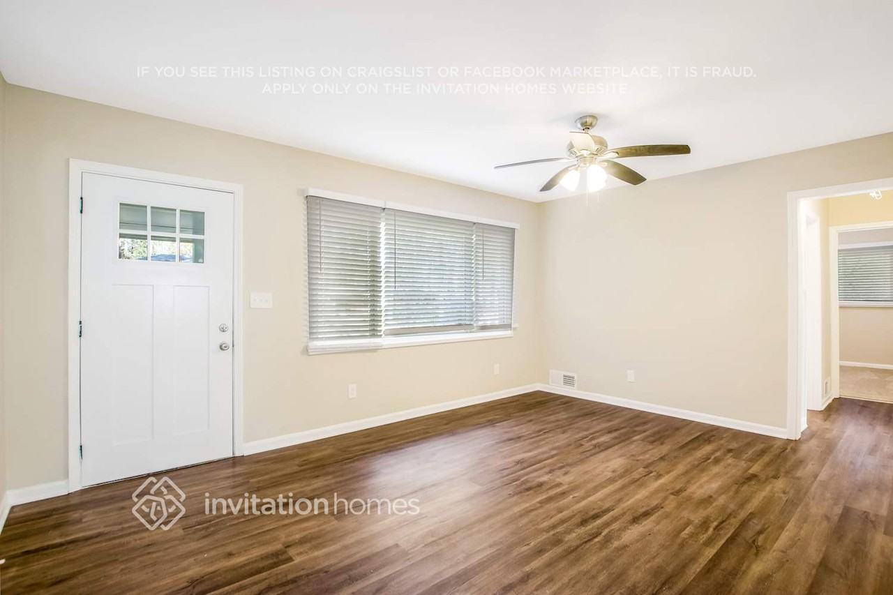 2740 Bonnybrook Dr Sw - Photo 3 of 19