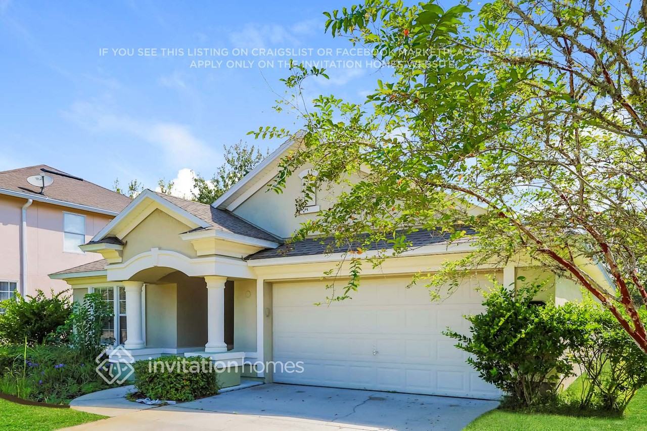 305 Brantley Harbor Dr - Photo 2 of 16