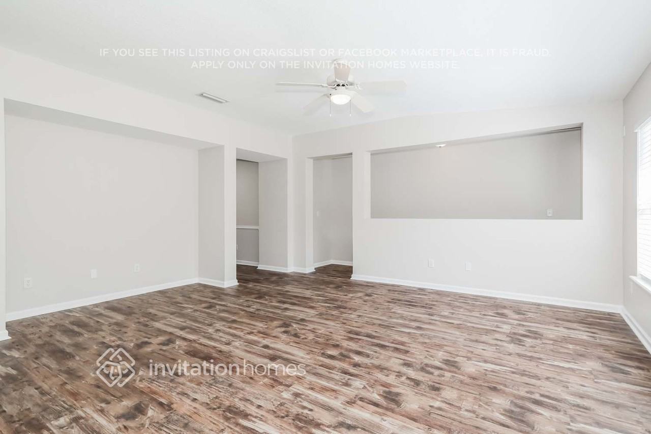 305 Brantley Harbor Dr - Photo 4 of 16