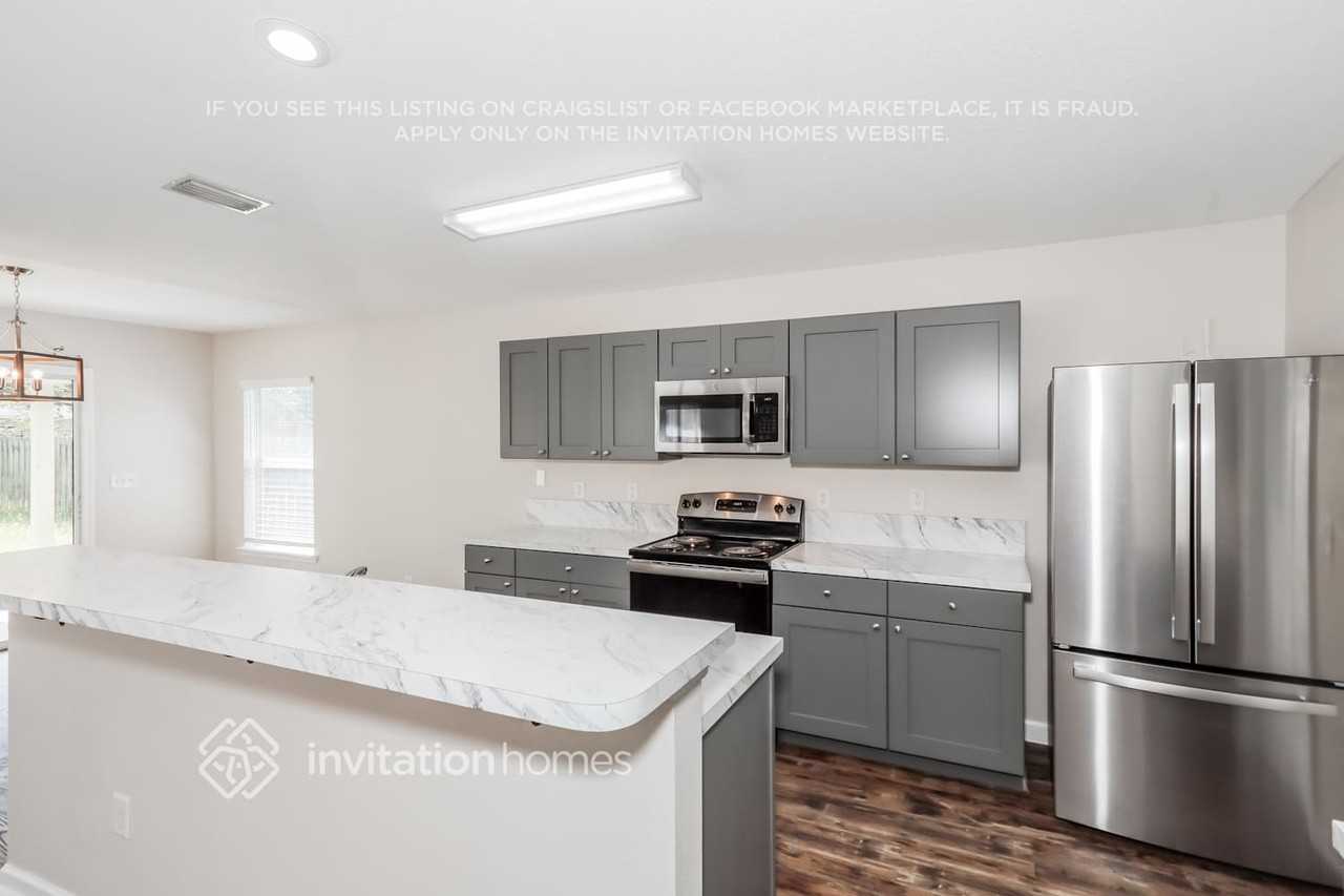305 Brantley Harbor Dr - Photo 7 of 16