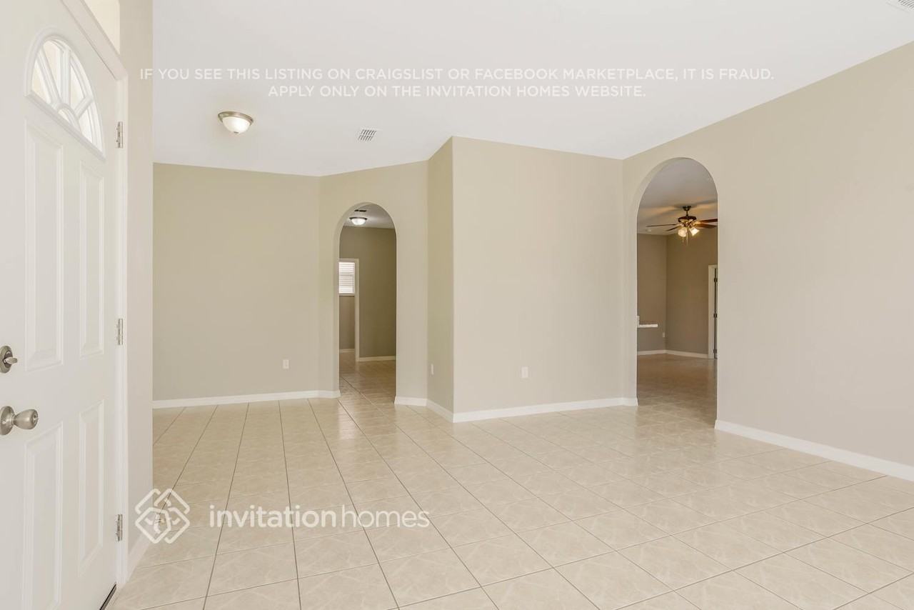 21 Sawfish Ct - Photo 4 of 37