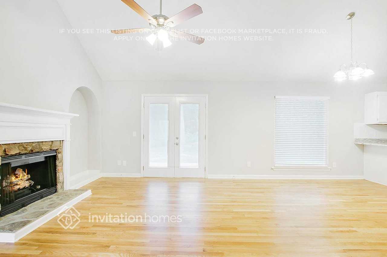 883 Columbia Ct - Photo 7 of 26
