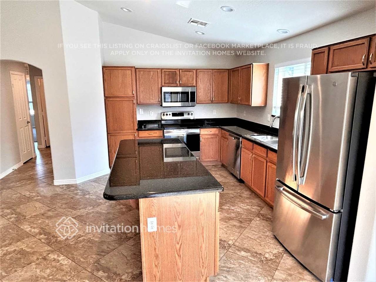 17757 W Redfield Rd - Photo 4 of 18