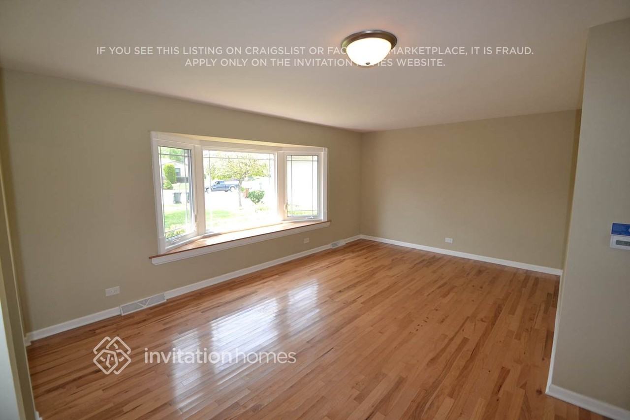 6516 157th St - Photo 3 of 16