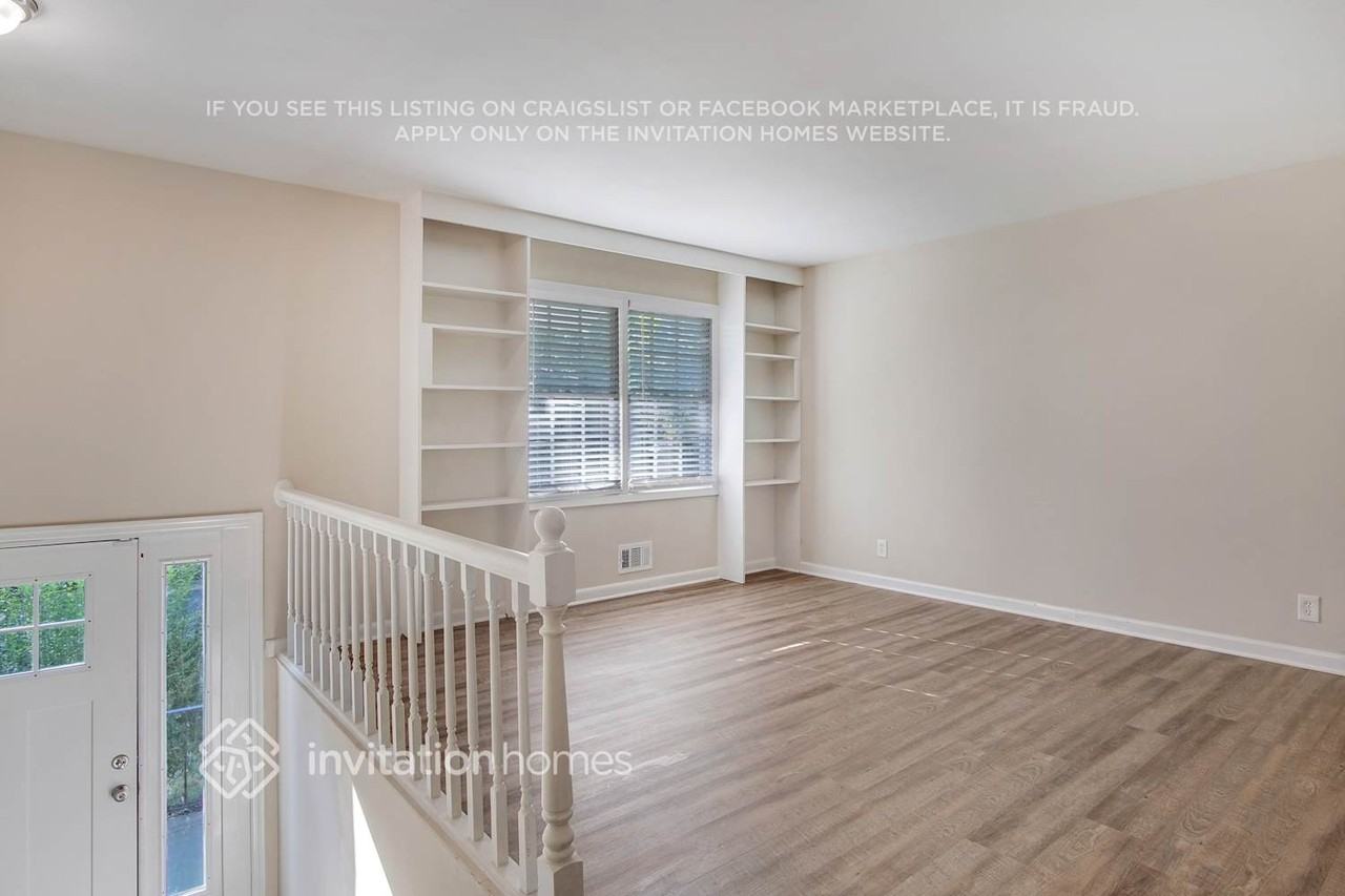 4424 Malibu Dr - Photo 5 of 24