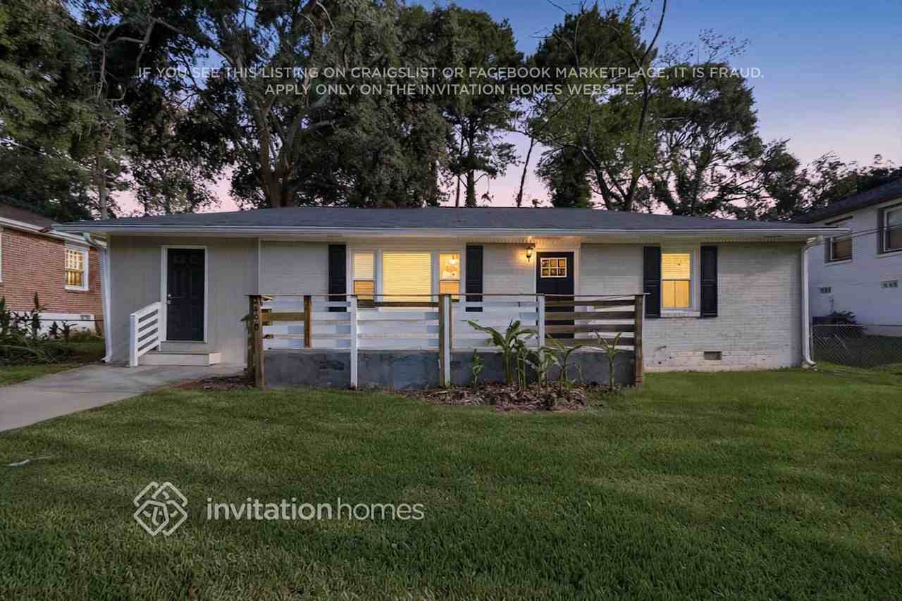 2490 Habersham Dr - Photo 3 of 19