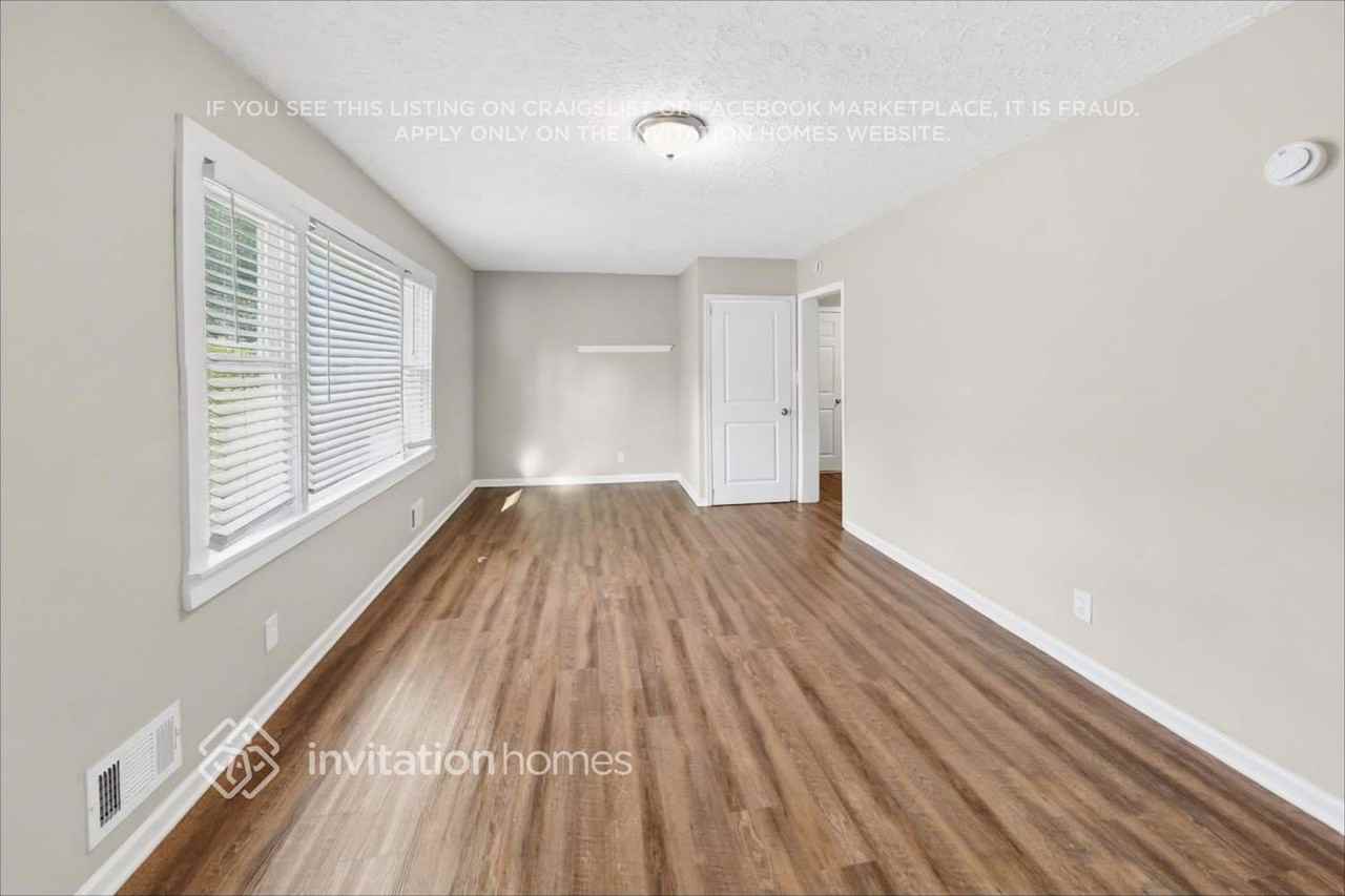 2490 Habersham Dr - Photo 4 of 19