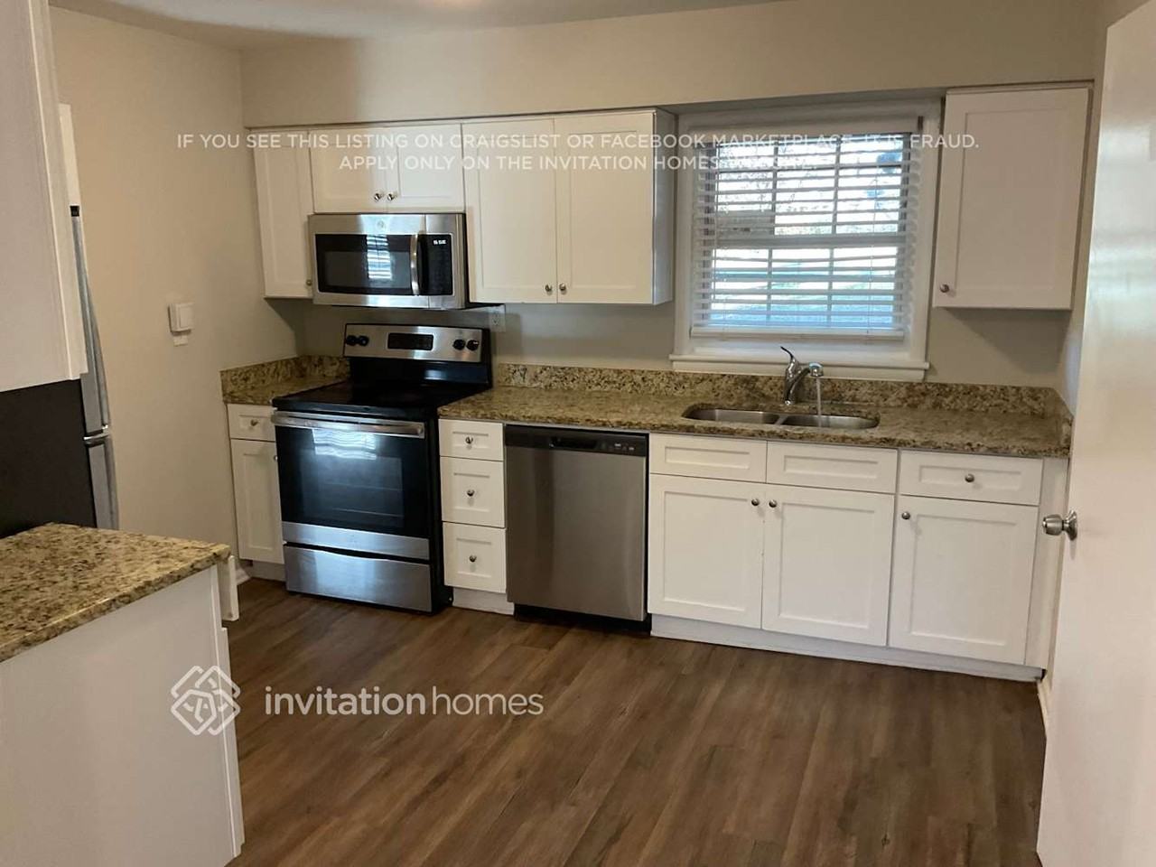 3647 Brookcrest Cir - Photo 3 of 11