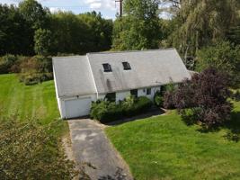 featured image of 5 Surrey Ln #1