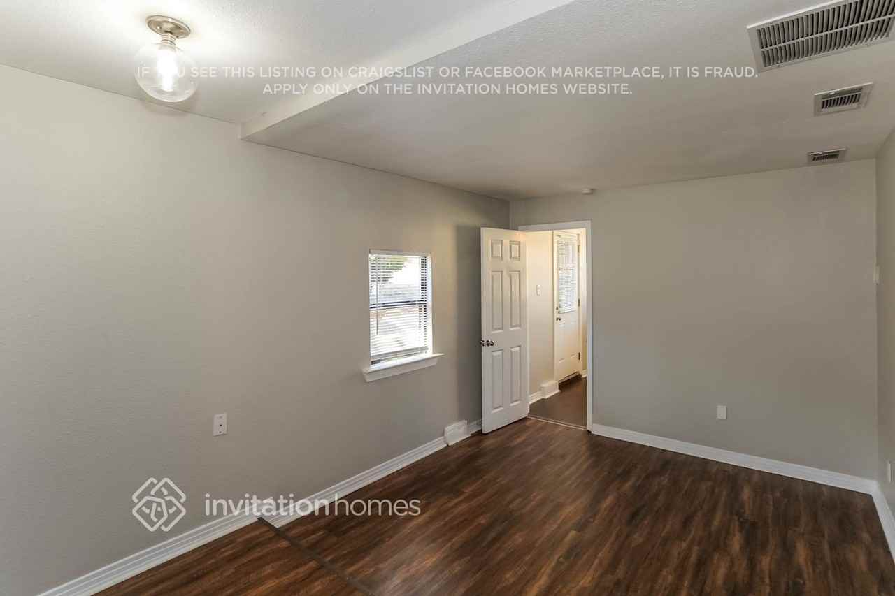 4405 Wellesley Ave - Photo 3 of 16