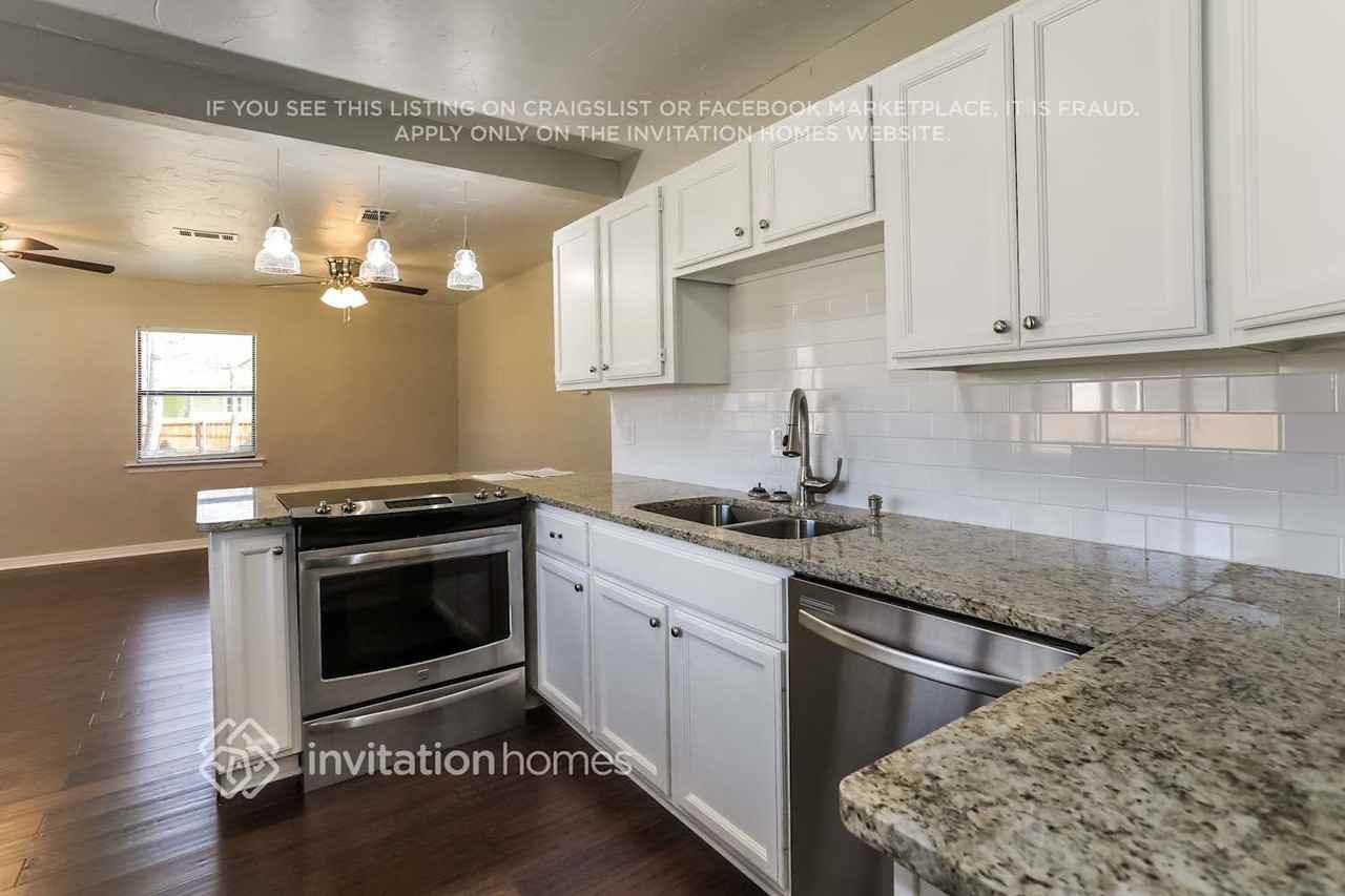 4405 Wellesley Ave - Photo 6 of 16