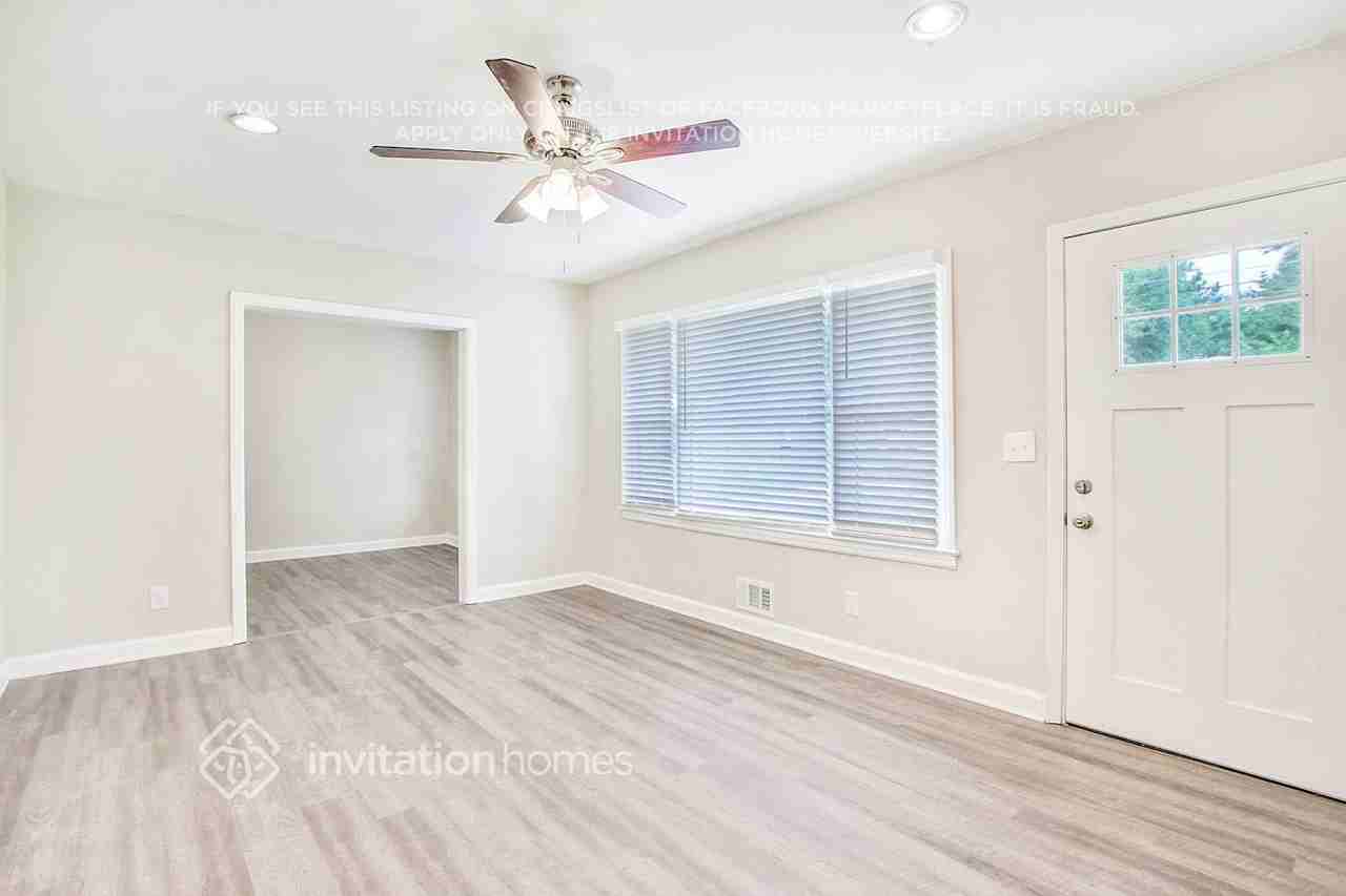 1620 Flintwood Dr Se - Photo 3 of 21