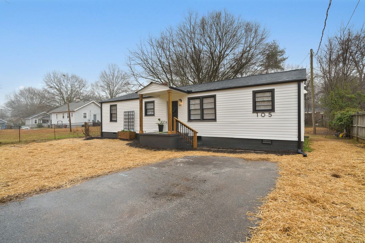 105 Jasmine Dr - Photo 3 of 21