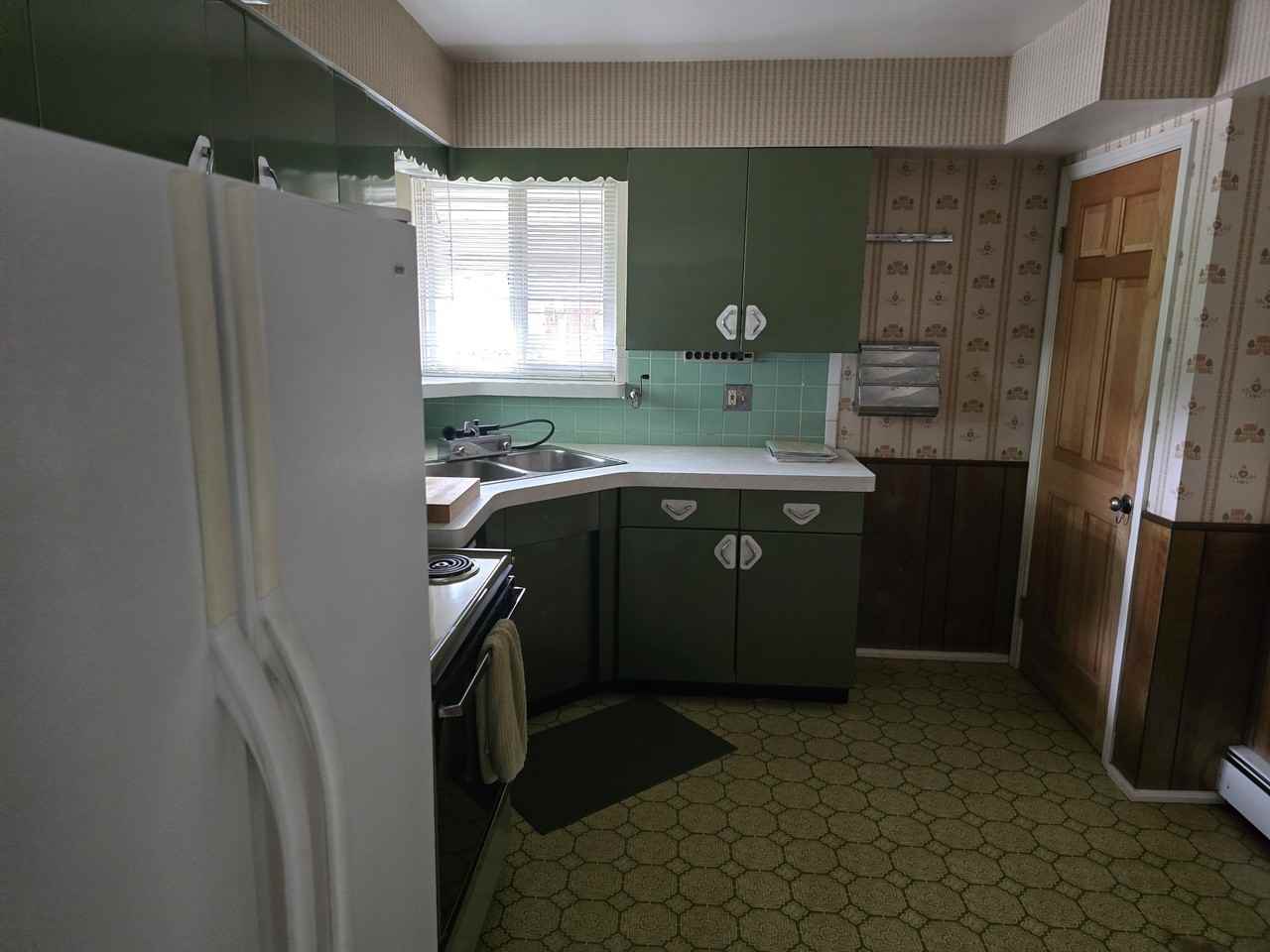 1700 Hampton Rd #1 - Photo 6 of 12