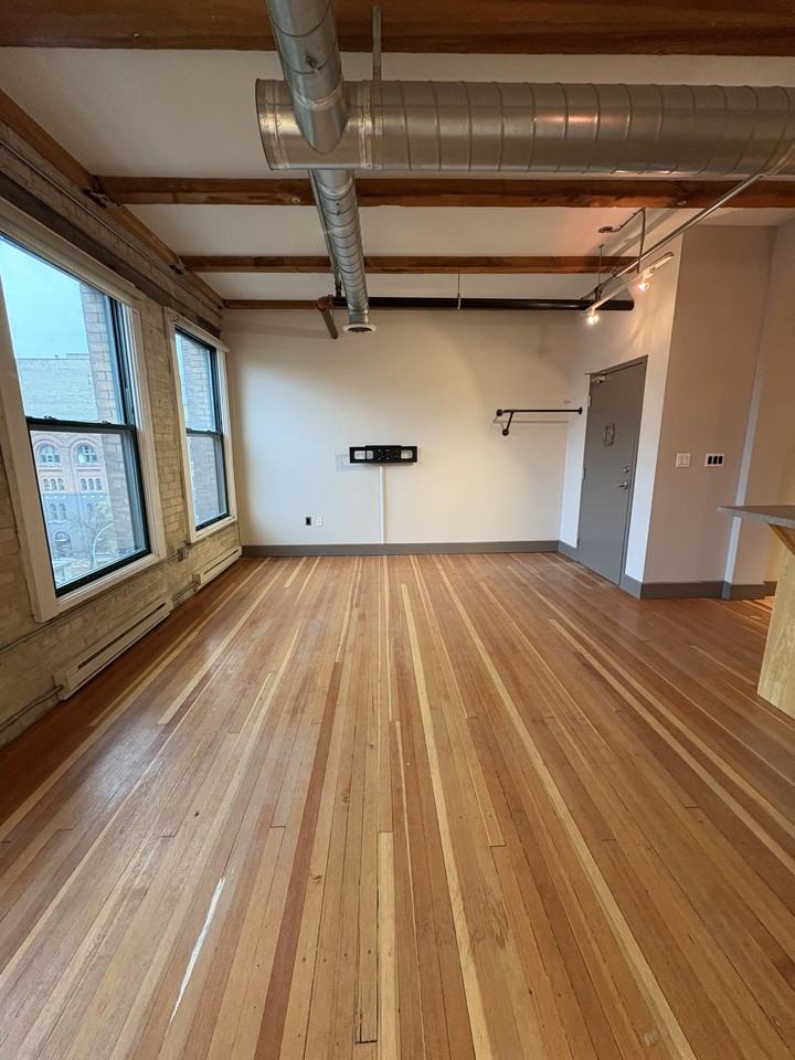 110 Princess Street 401 - Photo 2 of 8